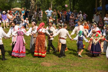 Rusya'da Ivana kupala tatil kutluyor