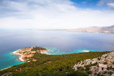 Moni ada defne, Yunanistan, üstten görünüm. Ege yelken.