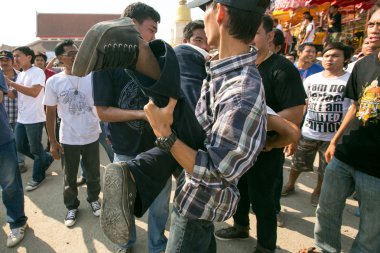 Tanımlanamayan katılımcı ana gün tören mümkün khong khuen