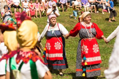 Yerel halkın Ivan kupala günü kutlanıyor