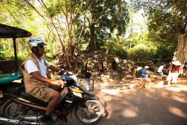 Angkor wat'ın sokak sahnesinde — Stok fotoğraf