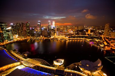 Marina Bay Oteli 'nin çatısından Singapur Panoraması