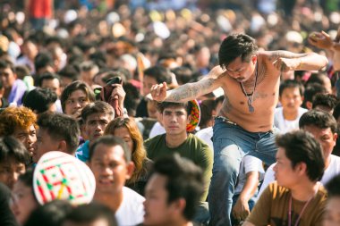 Tanımlanamayan katılımcı ana gün tören mümkün khong khuen