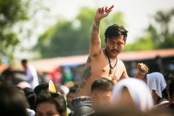 Niet-geïdentificeerde deelnemer master dag ceremonie kunnen khong khuen — Stockfoto