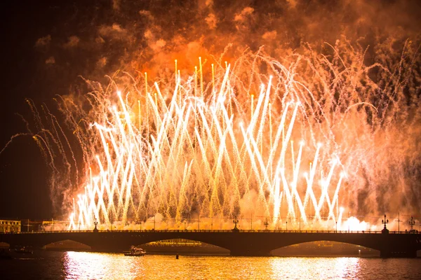 Spectacle Célébration Voiles écarlates pendant le Festival des Nuits Blanches — Photo