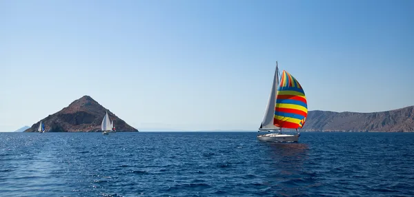 Voile de croisière de yachts de luxe . — Photo