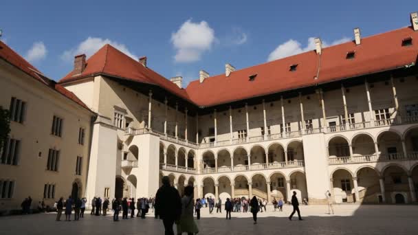 Arkady zamku na Wawelu, Kraków, Polska. — Wideo stockowe