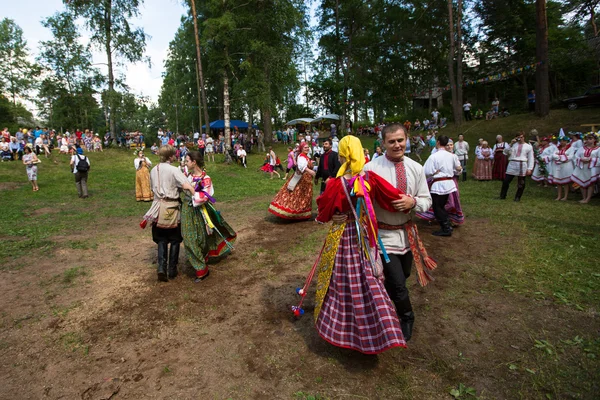 Lokala människor firade ivan kupala dagen — Stockfoto