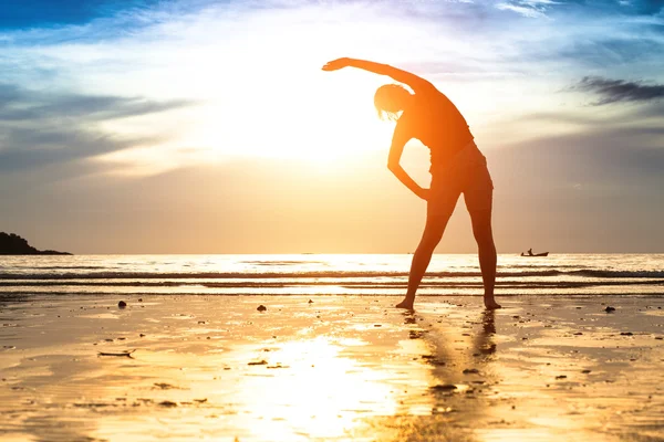 Silhouette young woman — Stock Photo, Image