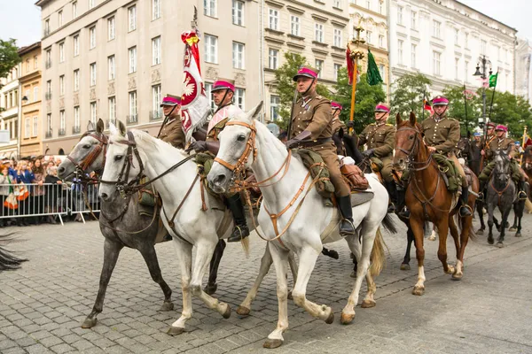 Fiesta de los participantes no identificados de la caballería polaca —  Fotos de Stock
