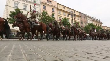 kimliği belirsiz katılımcıları Bayramı tarihi şehir merkezinde, 22 Eylül 2013 yılında krakow, Polonya Polonyalı Süvari.