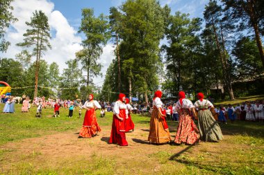 Yerel halkın Ivan kupala günü kutlanıyor