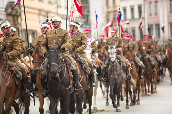 Festa de participantes não identificados da cavalaria polonesa — Fotografia de Stock