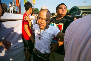 Tanımlanamayan katılımcı ana gün töreni