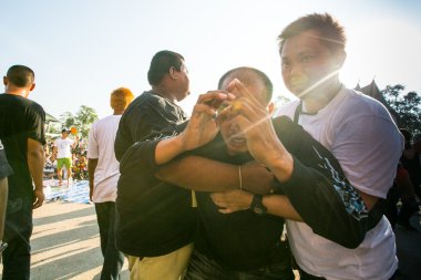 Tanımlanamayan katılımcı ana gün töreni