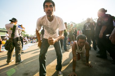 Tanımlanamayan katılımcı ana gün töreni