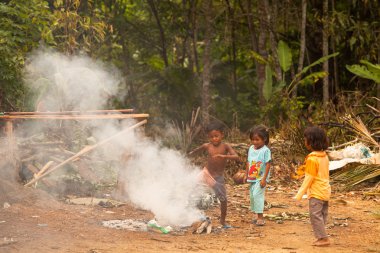 Tanımlanamayan çocuk orang aslı köyünde
