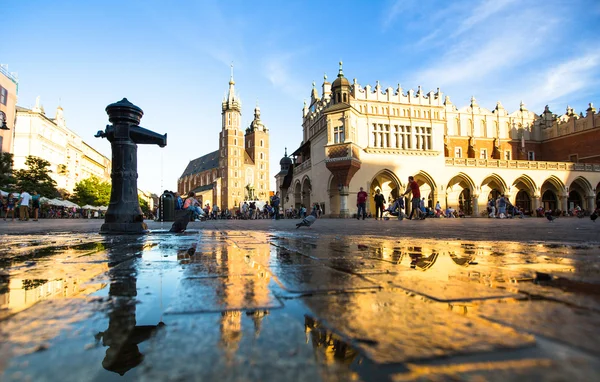 Vista de la Plaza Principal, en Cracovia, Polonia . — Foto de Stock