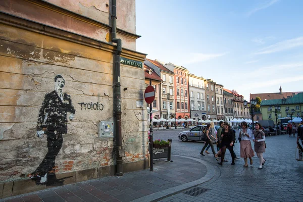 Una de las calles en el centro histórico de Cracovia, Polonia . — Foto de Stock