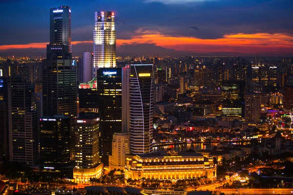 Een uitzicht op stad vanaf dak marina bay hotel — Stockfoto