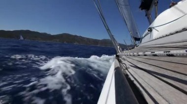 Yelkenli. lüks yat. yelken. tatil. (hd)