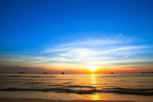 海沿岸の夕日. — ストック写真