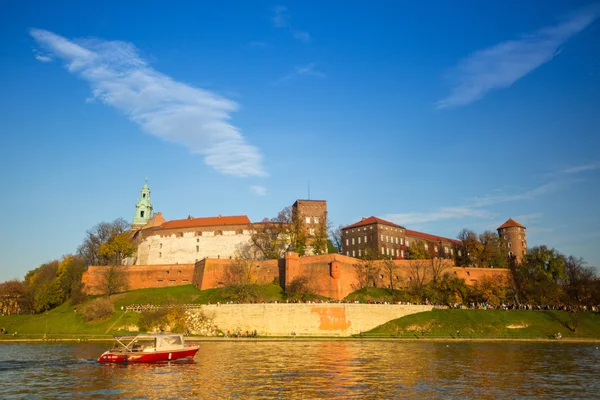 Královského wawel zámek s parkem — Stock fotografie