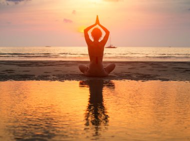yoga Lotus poz oturan kadın