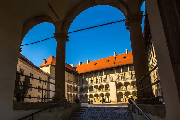 Kungliga slottet på wawel i Kraków — Stockfoto