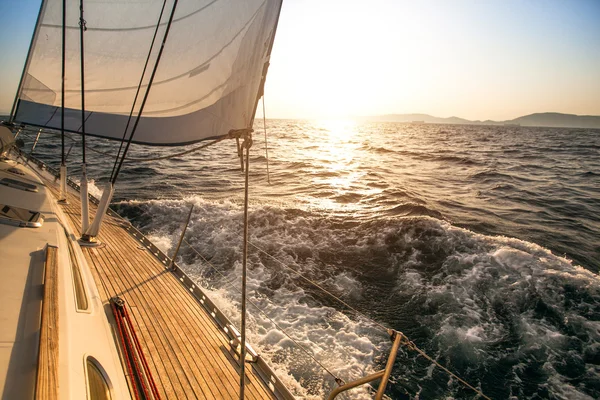 Yacht sailing — Stock Photo, Image