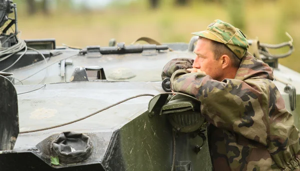 Soldaten op de commandopost — Stockfoto