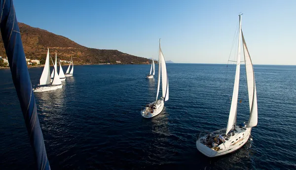 Barcos concorrentes — Fotografia de Stock