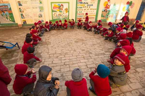 在小学里的舞蹈课 — 图库照片