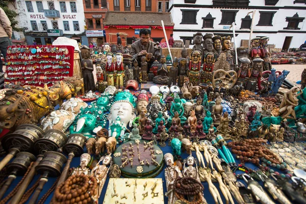 Vendedor lembranças em Durbar Square — Fotografia de Stock