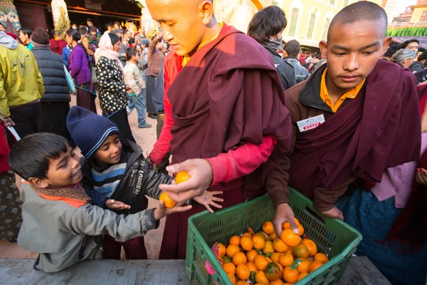 Buddhistiska munkar — Stockfoto