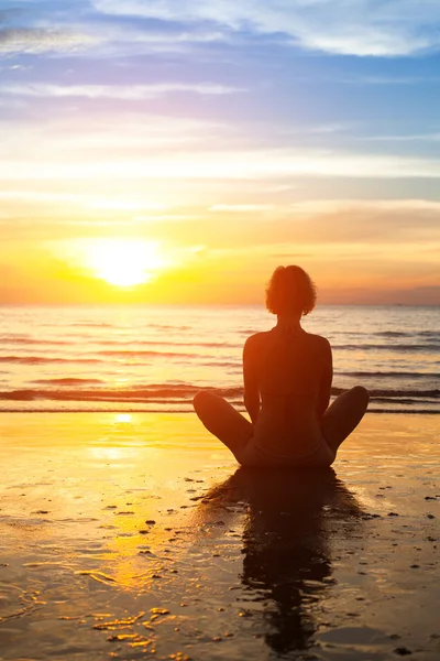 Mujer Yoga —  Fotos de Stock