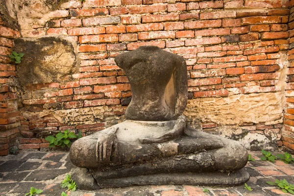 Standbeeld van Boedha — Stockfoto