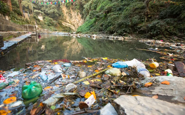 Contaminación ambiental Imágenes De Stock Sin Royalties Gratis