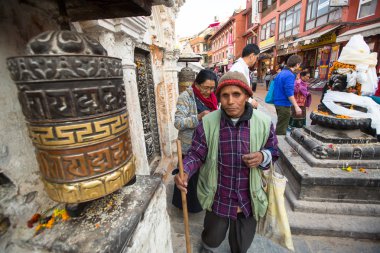 Tanımlanamayan hacılar stupa boudhanath daire