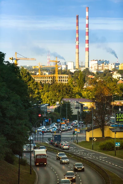 Provoz ve městě večer — Stock fotografie