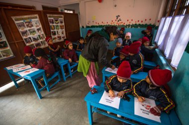 Bilinmeyen öğrenciler İngilizce sınıfı