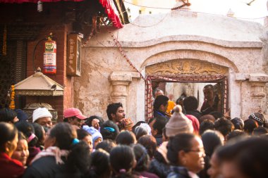 Tanımlanamayan Budist hacılar stupa boudhanath yakın