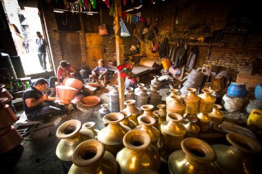 onun çalışma kimliği belirsiz Nepal tinmans Atölyesi