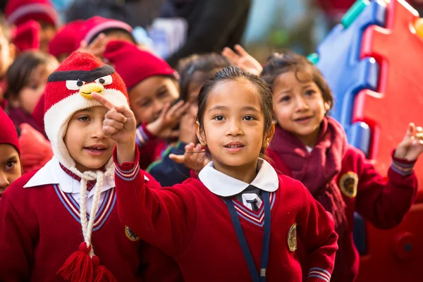 Unknown pupils during dance lesson in primary school — Stock Photo, Image