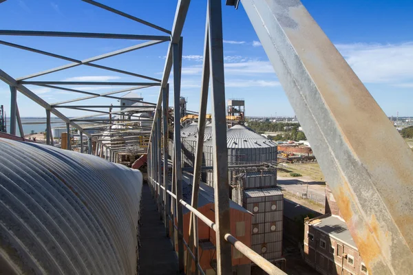 Viview auf dem gelände port of ingeniero white in bahia blanca, argentina. — Stockfoto