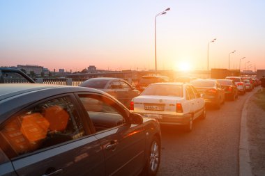 trafik nedeniyle onarım daha büyük obukhov (Askılı) Köprüsü darlığı