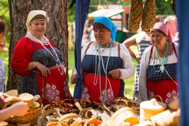 Yerel halkın Ivan kupala günü kutlanıyor