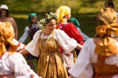 Yerel halkın Ivan kupala günü kutlanıyor