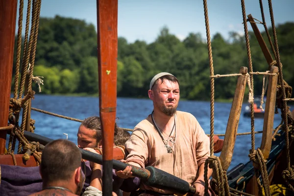 Tijdens internationale historische festival ladogafest-2013 op ladoga, Rusland. — Stockfoto