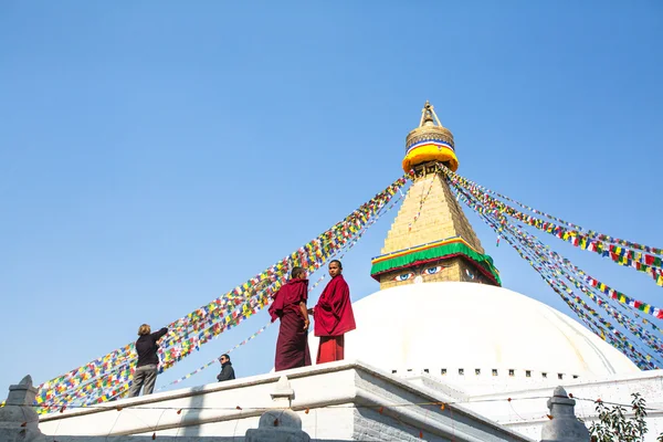 Tibetanska buddhistiska munkar — Stockfoto